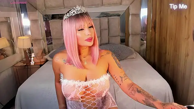 MaddyGray  online show from October 18, 6:19 pm