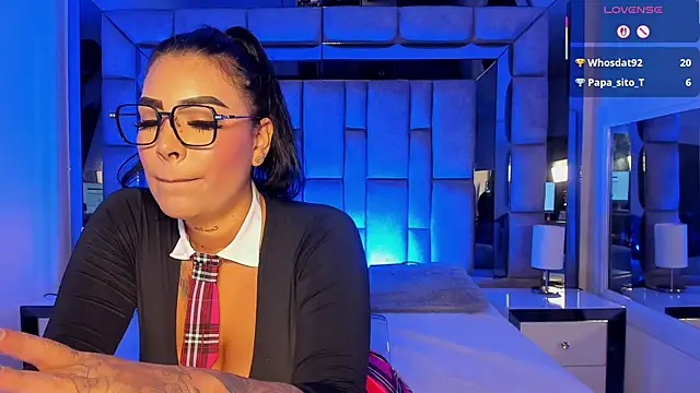 MaddyGray  online show from December 20, 5:20 pm