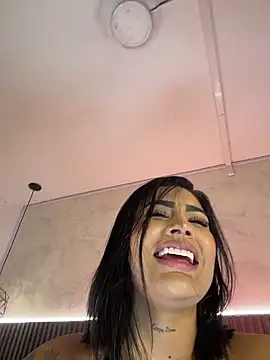 MaddyGray  online show from March 4, 11:27 am