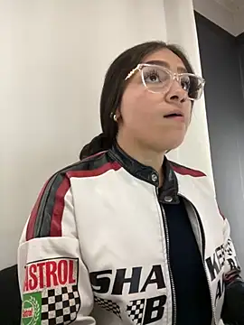 Alyha Cortes online show from October 25, 3:25 am