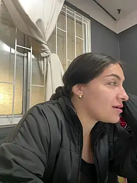 Alyha Cortes online show from February 6, 1:47 pm