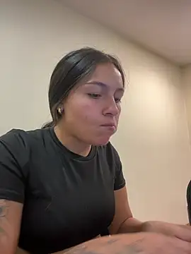 Alyha Cortes online show from March 24, 1:49 pm