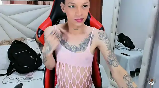 Snapshot of sara_slut21 chatting on December 7, 6:26 pm sara slut21 online show from December 7, 6:26 pm