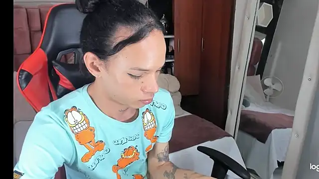 Snapshot of sara_slut21 chatting on February 9, 8:34 pm sara slut21 online show from February 9, 8:34 pm