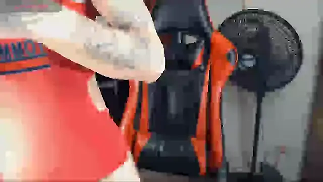 Snapshot of sara_slut21 chatting on March 1, 12:28 am sara slut21 online show from March 1, 12:28 am