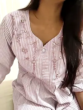 Shalu G online show from October 31, 8:15 am