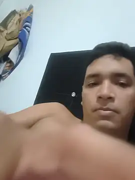 Snapshot of Rolando006 chatting on June 15, 9:06 pm Rolando006 online show from June 15, 9:06 pm