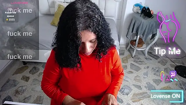Snapshot of michel_rous_ chatting on April 21, 1:06 pm michel rous online show from April 21, 1:06 pm