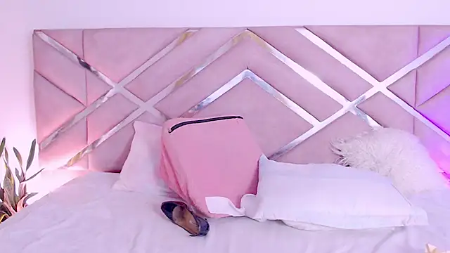 Snapshot of sofia_07 chatting on February 12, 10:38 pm sofia 07 online show from February 12, 10:38 pm