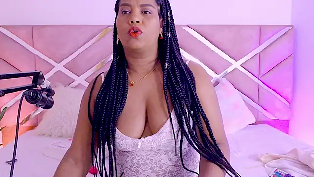 Snapshot of sofia_07 chatting on February 16, 7:43 pm sofia 07 online show from February 16, 7:43 pm