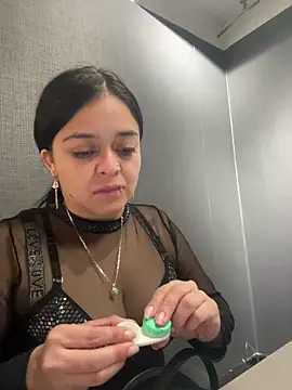 Emily Rivers  online show from November 21, 1:21 pm