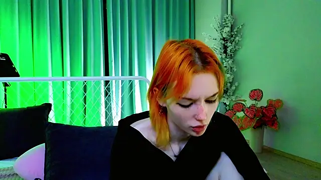 Snapshot of Kiara_Dream chatting on July 16, 10:16 pm Kiara Dream online show from July 16, 10:16 pm