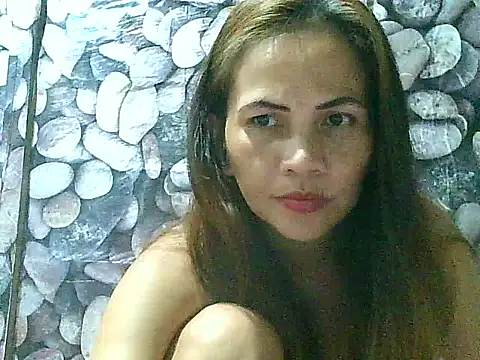 Snapshot of Urwildestangelfire_19 chatting on May 8, 1:38 pm Urwildestangelfire 19 online show from May 8, 1:38 pm