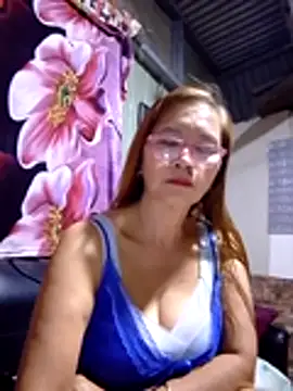 SexyHottMom online show from November 3, 12:28 pm