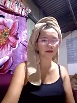 SexyHottMom online show from November 12, 10:15 am