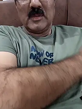 moonflower25 online show from December 18, 2:34 pm