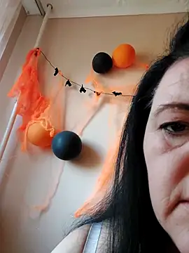 BlacReign online show from November 4, 12:37 pm