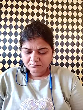 Meenu tiwari online show from October 3, 9:28 am