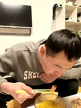 huanhuanaaaaa online show from December 15, 5:17 pm