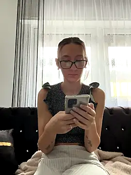 Emilia Mausi online show from October 12, 9:08 am