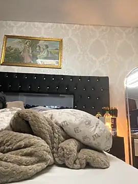 Emilia Mausi online show from December 4, 8:28 pm