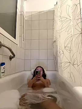 Snapshot of Emilia_Mausi chatting on January 16, 8:13 pm Emilia Mausi online show from January 16, 8:13 pm