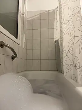 Snapshot of Emilia_Mausi chatting on February 22, 8:07 pm Emilia Mausi online show from February 22, 8:07 pm