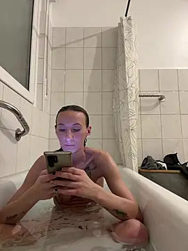 Emilia Mausi online show from March 11, 8:15 pm