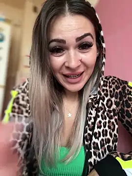 iSelena online show from October 17, 6:05 am