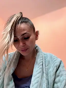 iSelena online show from January 14, 9:48 am