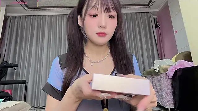 Yaya--728 online show from December 22, 12:35 pm