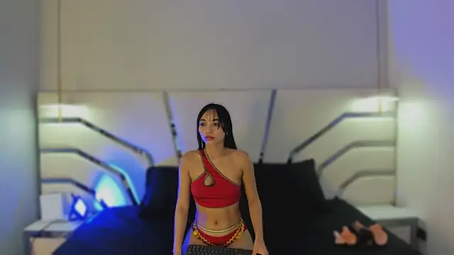 Snapshot of Miranda_becerra chatting on November 7, 11:43 am Miranda becerra online show from November 7, 11:43 am