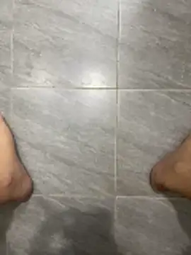 Snapshot of anhye8 chatting on April 3, 10:02 am anhye8 online show from April 3, 10:02 am