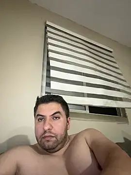 Snapshot of raulgzz4 chatting on July 3, 6:09 am raulgzz4 online show from July 3, 6:09 am