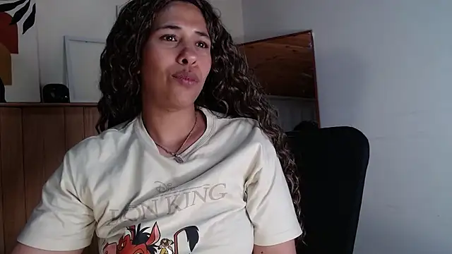 Snapshot of IVONNE_COLLINS33 chatting on October 23, 3:50 am IVONNE COLLINS33 online show from October 23, 3:50 am