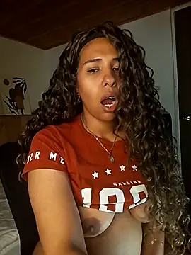 Snapshot of IVONNE_COLLINS33 chatting on November 4, 12:54 am IVONNE COLLINS33 online show from November 4, 12:54 am