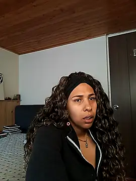 Snapshot of IVONNE_COLLINS33 chatting on November 6, 2:40 pm IVONNE COLLINS33 online show from November 6, 2:40 pm