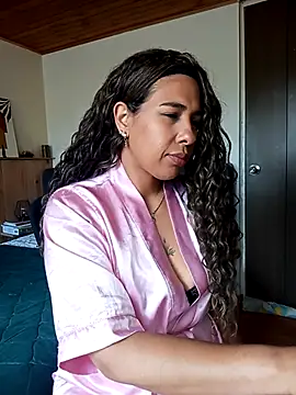 Snapshot of IVONNE_COLLINS33 chatting on November 29, 3:59 pm IVONNE COLLINS33 online show from November 29, 3:59 pm