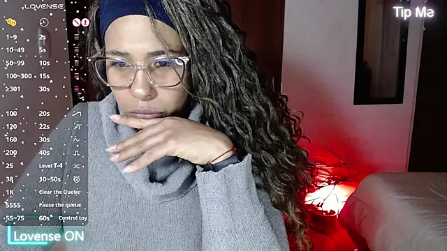 IVONNE COLLINS33 online show from March 19, 12:25 am