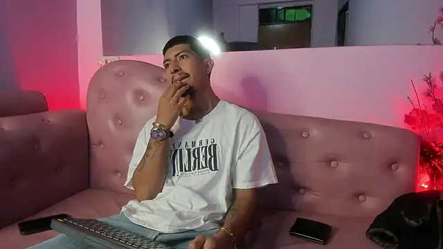 AxelAndJeremy online show from September 28, 1:44 am