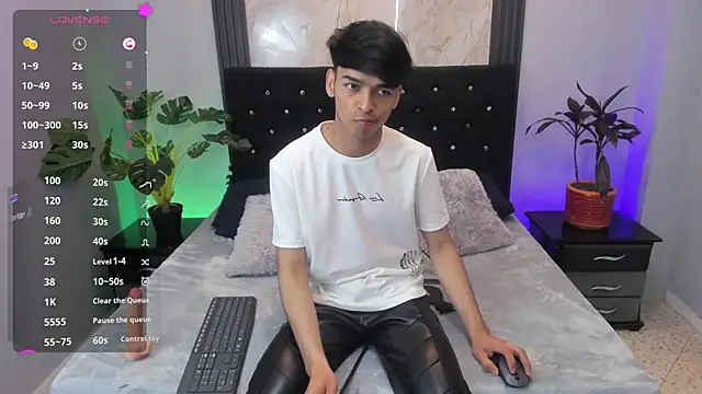 OnlyJos online show from October 26, 1:50 pm