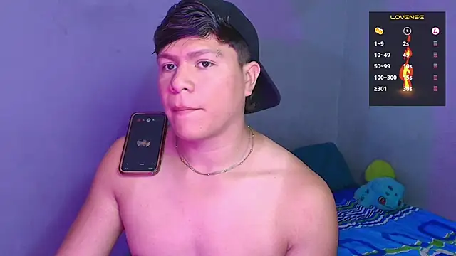 Snapshot of Alejandro_Vt chatting on December 22, 1:35 am Alejandro Vt online show from December 22, 1:35 am