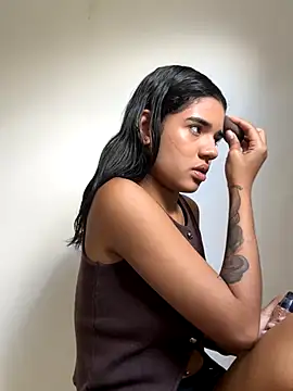 Snapshot of Miagomezx chatting on November 3, 3:24 pm Miagomezx online show from November 3, 3:24 pm