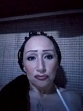 Snapshot of Dirtywhitebitch5150 chatting on November 3, 5:31 am Dirtywhitebitch5150 online show from November 3, 5:31 am