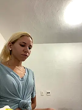 Bruna551 online show from December 15, 9:08 pm