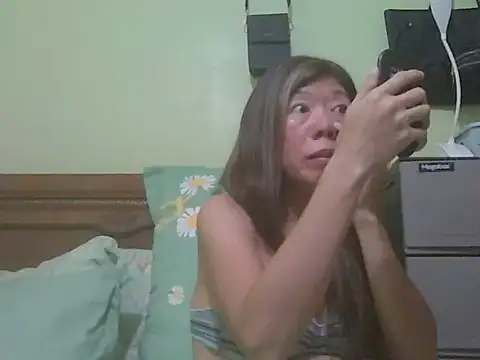 Sexyjenny4u online show from December 17, 8:04 pm