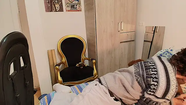 Nude Boy18 online show from October 18, 4:48 am