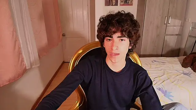 Nude Boy18 online show from November 6, 7:20 am