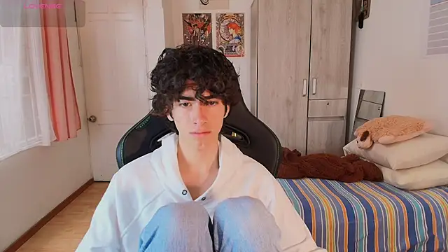 Nude Boy18 online show from April 10, 6:34 pm