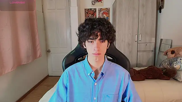 Snapshot of Nude_Boy18 chatting on April 23, 11:07 pm Nude Boy18 online show from April 23, 11:07 pm